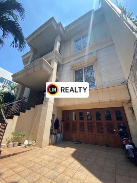 Rumah di Gading Putih Raya Kelapa Gading Jakarta Utara Luas 17.5x20 M2 
