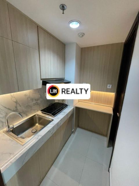 APARTEMEN SEMI FURNISHED KENSINGTON ROYAL SUITES TOWER CLIFFORD KELAPA GADING