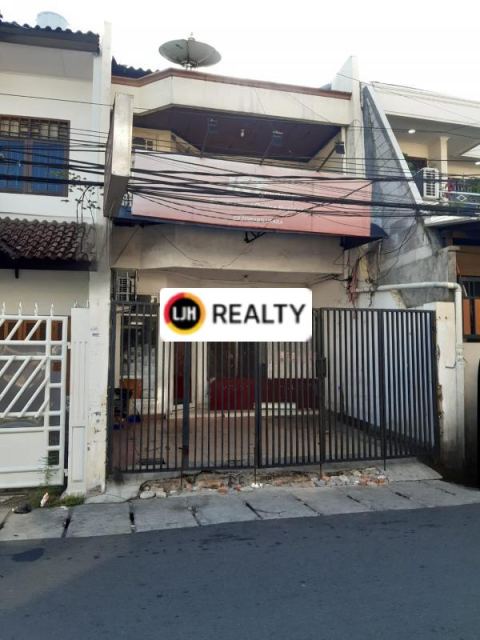 DISEWA Rumah 2 lantai di jalanan utama tomang, Jakarta barat
