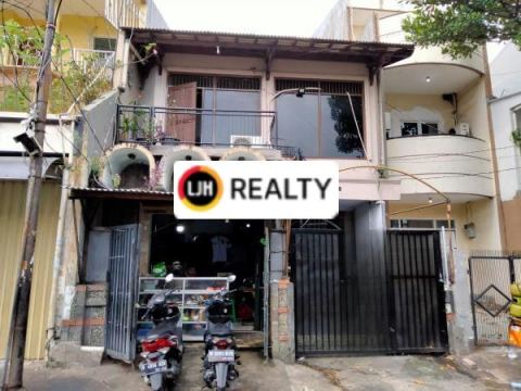 RUMAH di jalan utama cocok untuk usaha/kost'an, Tomang, Jakarta Barat