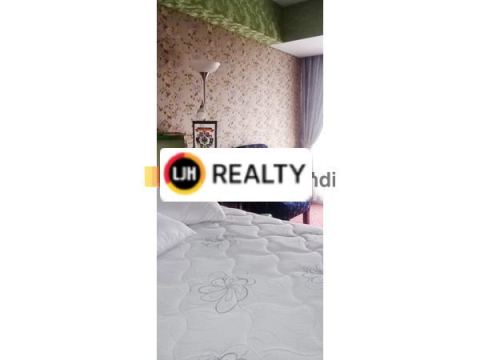 Apartemen di Warhol Louise Kienne A Yani Semarang