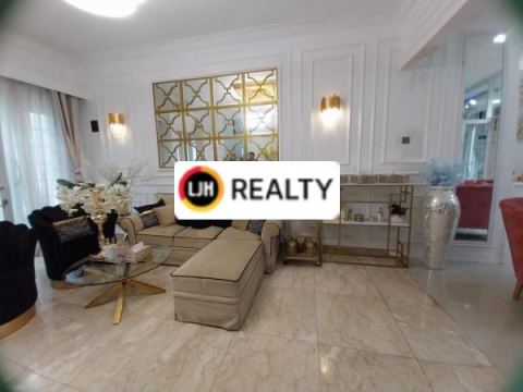 Rumah Cantik 3 Lantai Dengan Kolam Renang di Kalia Park Cinere