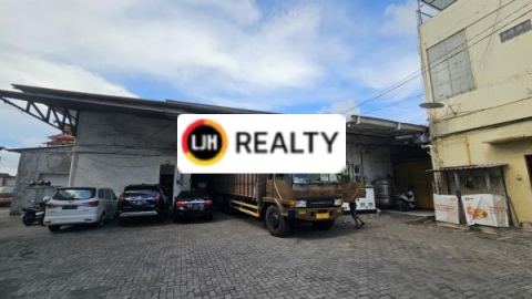 Big and Strategic Warehouse for Rent near Maid Road Gatot Subroto Barat Denpasar.