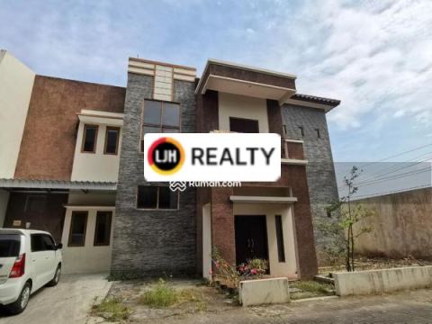 Rumah Cluster 2 lantai di Colomadu