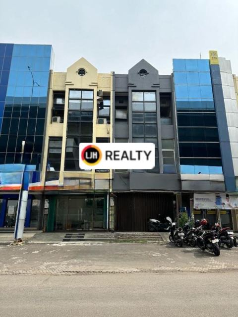 Ruko 4 Lantai 4.5x17 m2 di Boulevard Timur Kelapa Gading 
