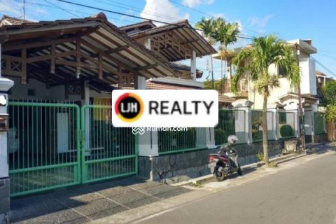 Rumah dan Kos Jaten Karanganyar, 3 menit ke Luwes Palur, 200 meter dari jalan utama