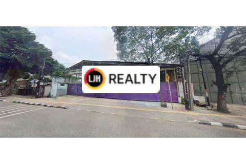 Gudang Strategis di Pinggir Jl. Raya Bekasi Timur, Jatinegara, 28x60 m², SHM