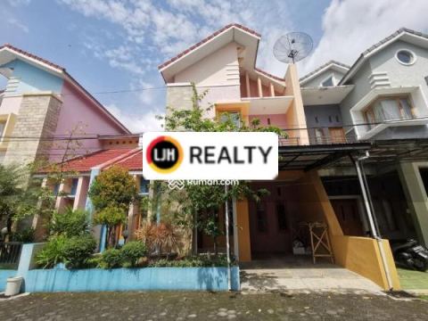 Rumah baru 2 lantai di cluster Solo Baru