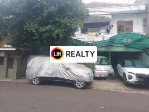 Rumah 2 Lantai Lokasi Strategis, Tomang Raya