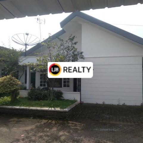 Villa Dijual di Jl Raya Puncak Cipanas Bogor Jawa Barat Ada Swimming Pool