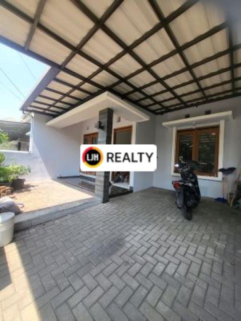 Rumah Baru Renovasi Semi Furnished Siap Huni, Luas 127m2, 2 Kamar Tidur, Dekat Dengan Sekolahan Terbaik di Bandung, Antapani