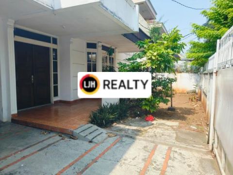 Rumah Nyaman Lokasi Strategis di Tomang Hero Jakarta Barat