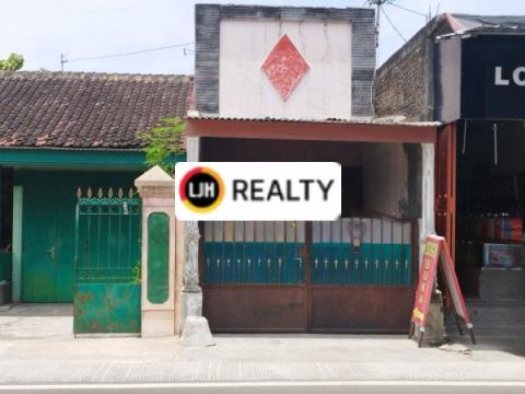 RUMAH DEPAN RS DR SISWANTO COLOMADU