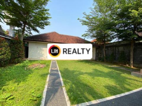 Beautiful House With Big Garden In Kesiman Kertalangu, Denpasar, Close to Sanur and Gatot Subroto Timur