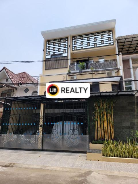 Rumah Mewah di Pelepah Elok Kelapa Gading Jakarta Utara 