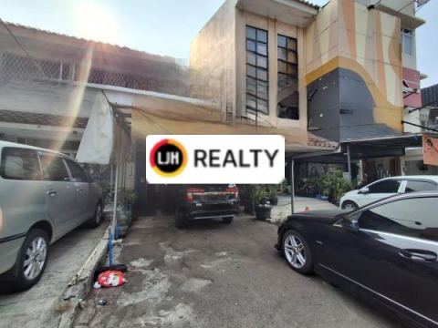 Ruko di Boulevard Raya Kelapa Gading Jakarta Utara 