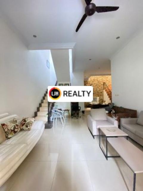 Rumah 2 Lantai Siap Huni 3+1 Kamar Tidur, Full Furnished, Luas Tanah 117m2, Bisa KPR, Akses Tol Becakayu, di Duren Sawit Kavling al Jakarta Timur