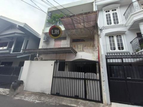 Rumah Kost 3 Lantai dalam Komplek Lokasi Strategis di Tomang - Jakarta Barat