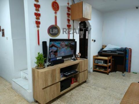 Rumah Kost 3 Lantai dalam Komplek Lokasi Strategis di Tomang - Jakarta Barat