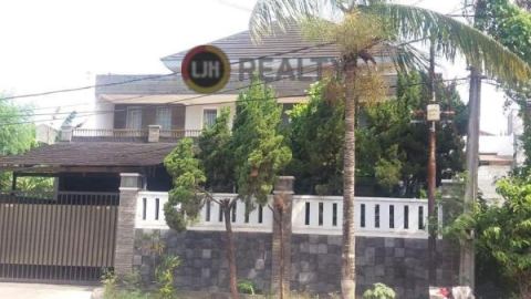 Rumah di Kompleks Billymon, Jakarta Timur