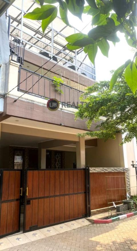 Rumah 2 Lantai Semi Furnished  Di Griya Bukit Jaya - Gunung Putri