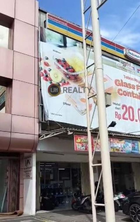 Ruko di Jalan Raya Serpong Tangerang Selatan