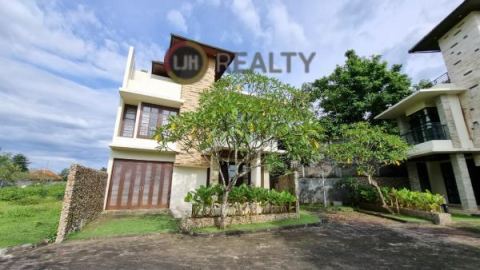 Villa Summerfield Jimbaran Bali Furnished With Swimming Pool