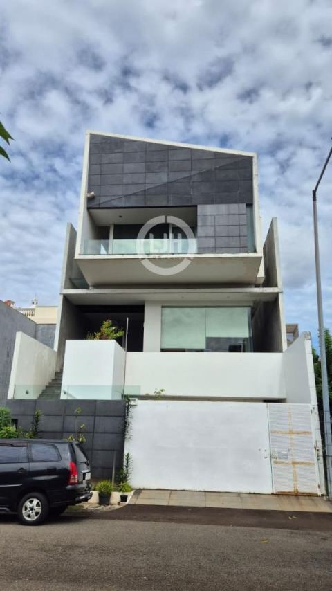 Rumah Mewah di Bukit Gading Mediterania Kelapa Gading Jakarta Utara 