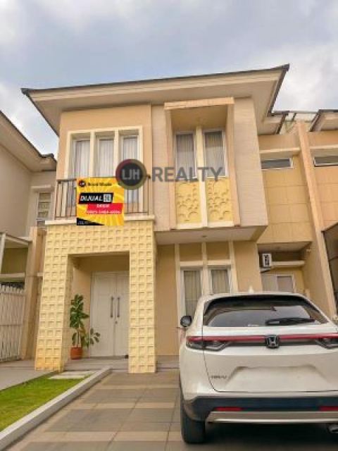 Rumah Grand Wisata 2 Lantai 3+1 Kamar Tidur Siap Huni, Semi Furnished, Fasilitas Cluster Kolam Renang, Jogging Track dan Lapangan Olahraga, 200 m dari Mall Living World Grand Wisata