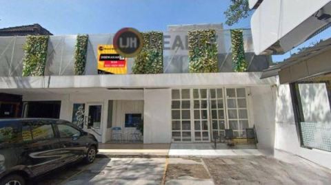 Ruang Usaha 1 Lantai Luas Tanah 119m2, Cocok dijadikan Cafe, Bakery Lokasi Strategis dekat Dago di Riau Bandung