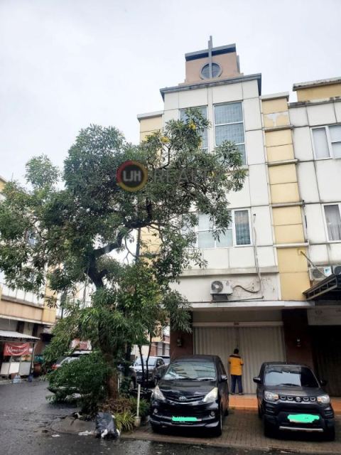 Disewakan Ruko 3 Lantai Hoek di Golden Boulevard BSD City