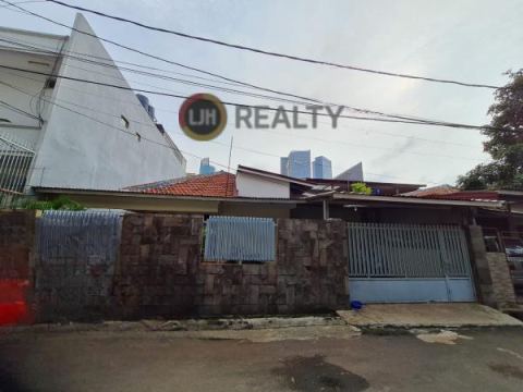 Rumah Lokasi Strategis dekat Jalan Raya, Tomang, Jakarta Barat