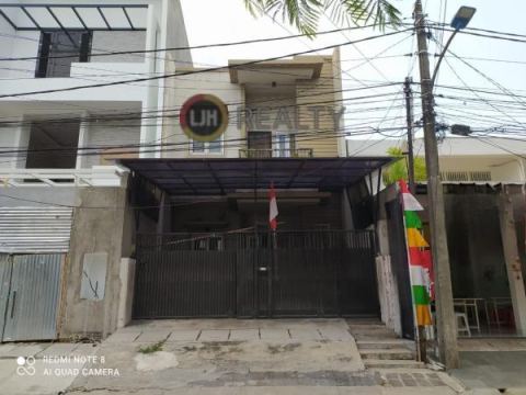 Rumah di Summagung Kelapa Gading Jakarta Utara