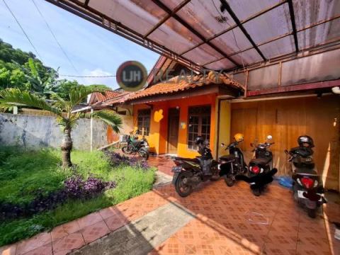 Rumah di Kompleks Perumahan Kav. AL Duren Sawit Jakarta Timur