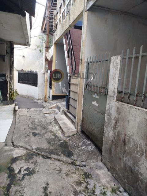 Rumah 1,5 Lantai Siap Huni, Lokasi Strategis, Tomang, Jakarta Barat
