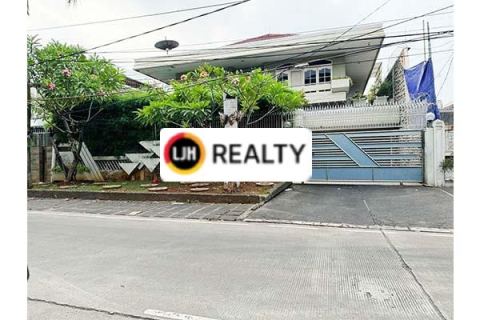 Rumah Mewah di Pluit Barat Raya, Penjaringan, Semi Furnished, 18x40 m², 2 Lt, SHM