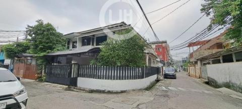 Rumah Hook di Permata Biru Kelapa Gading Jakarta Utara 