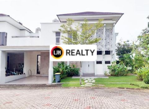 Rumah Mewah Hook 2 Lantai Di Perum Royal Bay