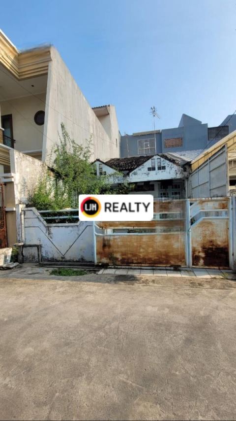 Rumah Jalan Lebar di Janur Hijau, Kelapa Gading, Jakarta Utara