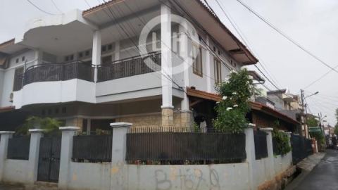 Rumah Luas Strategis Nyaman di Duren Sawit, Jakarta Timur