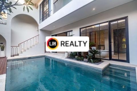 New Brand Villa for Sale in Jimbaran with 3 bedrooms. Close to I Gusti Ngurah Rai International Airport.