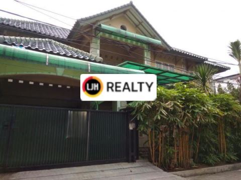 Rumah Pinggir Jalan Raya Bisa Untuk Usaha di BCS Kelapa Gading Jakarta Utara 