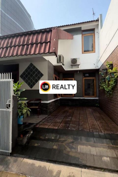 Rumah 2 Lantai, Rapi dan Nyaman di Tomang, Jakarta Barat