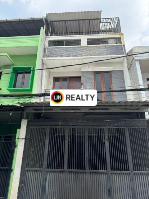 Rumah 3 Lantai Bagus dan Terawat di Tomang, Jakarta Barat