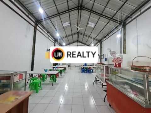 Gudang di Supriyadi Semarang