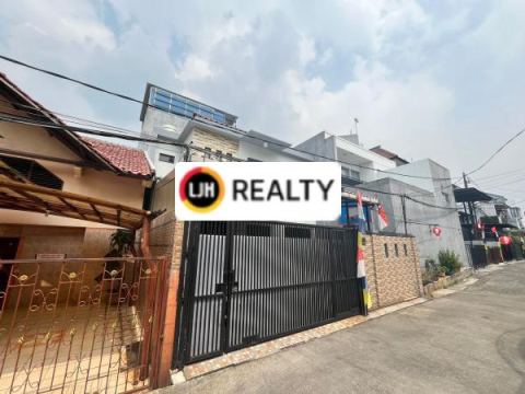 Rumah 2 Lantai Sangat Terawat di BCS Kelapa Gading Jakarta Utara 