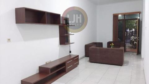 Rumah 2 Lantai Luas 108m2, 3 Kamar Tidur Full Furnished, Siap Huni, di Antapani Bandung