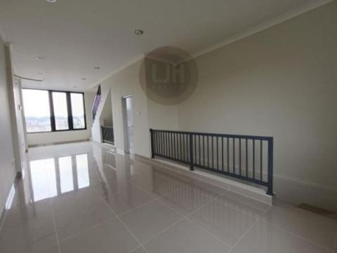 Ruko Gandeng 4, Baru 4 Lantai, dekat Mall, Akses Tol parkir Gratis, di Grand Wisata Bekasi