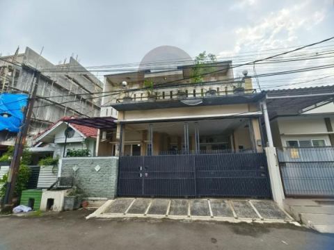Dijual Rumah Luas 2 Lantai di Galaxy Bekasi Selatan