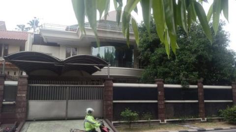 Rumah hook mewah dan luas di Puri kembangan Jakarta barat 